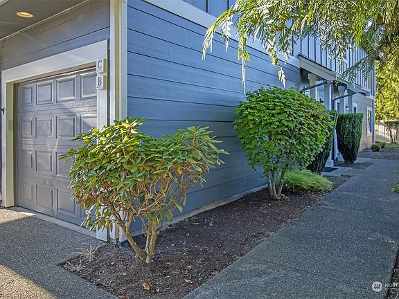 5th image of 6072 Illinois Lane SE #C