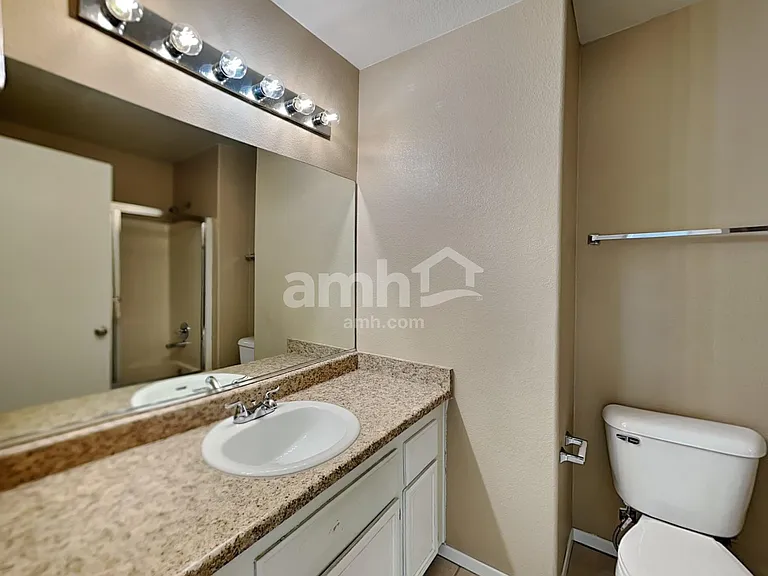 7400 Fencerow St — Photo 18