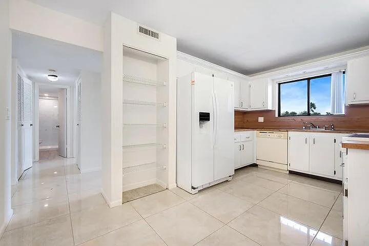 2 bed, 2.0 bath, 1200 sqft, $1,800 — Photo 4