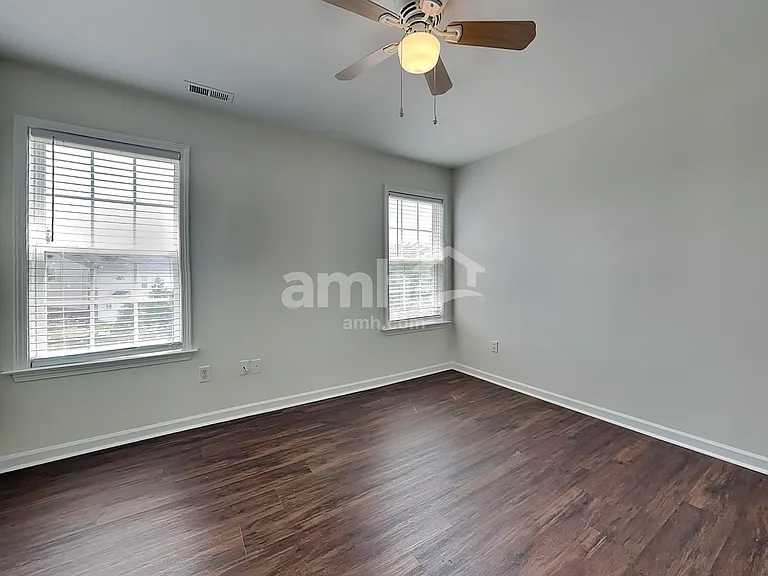 121 Hampton Lake Dr — Photo 22