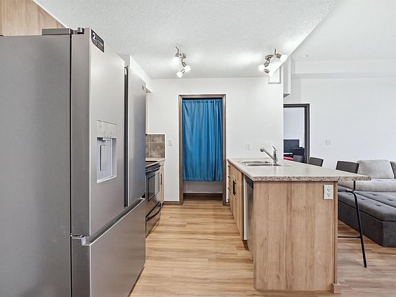 5th image of 105 Ambleside Dr SW #405