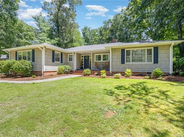 159 Circle Dr, Thomasville, NC 27360