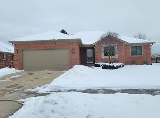 47071 Pamela Dr, Macomb, MI 48044