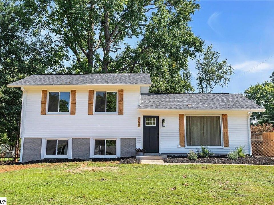 1st image of 205 Brookmere Rd
