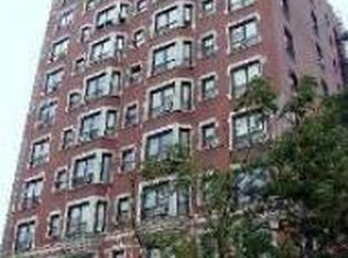 732 W Bittersweet Pl, Chicago, IL 60613