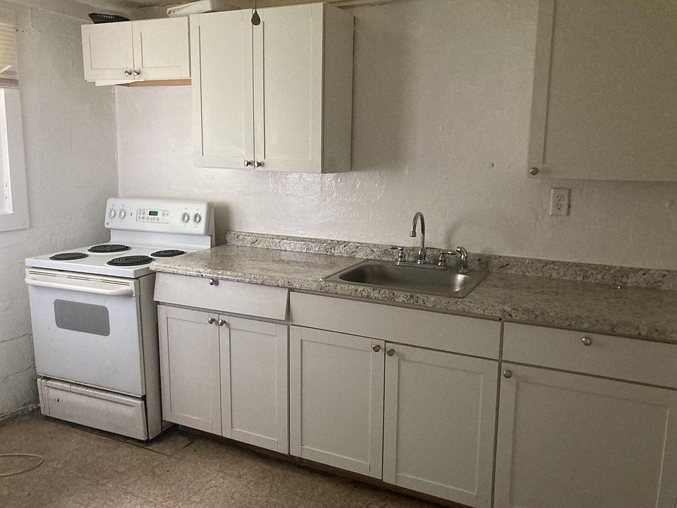 1st image of 903 Priam St