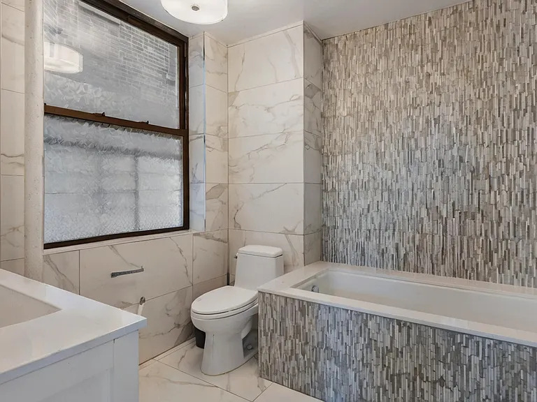411 Manhattan Ave #9 — Photo 6