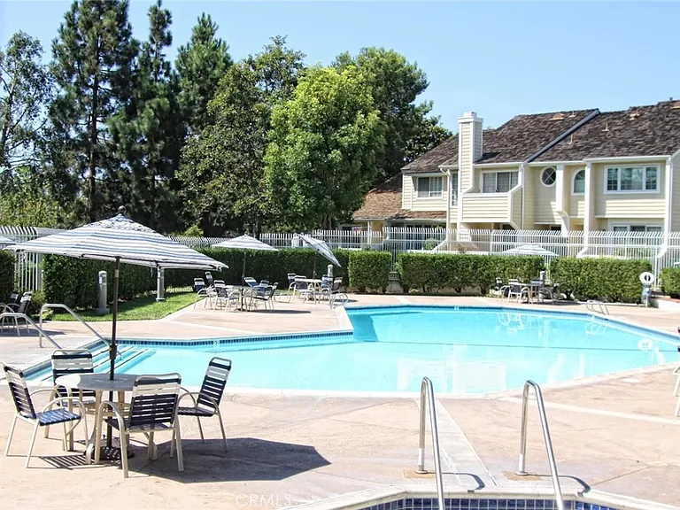 600 Wakefield Ct #102 — Photo 30