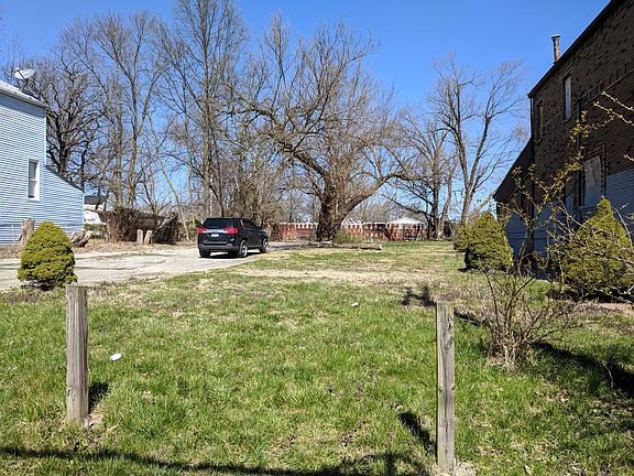 4th image of 3011 Bank St