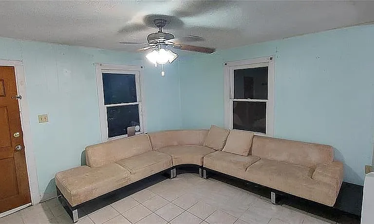 1115 NW 22nd Ave — Photo 2