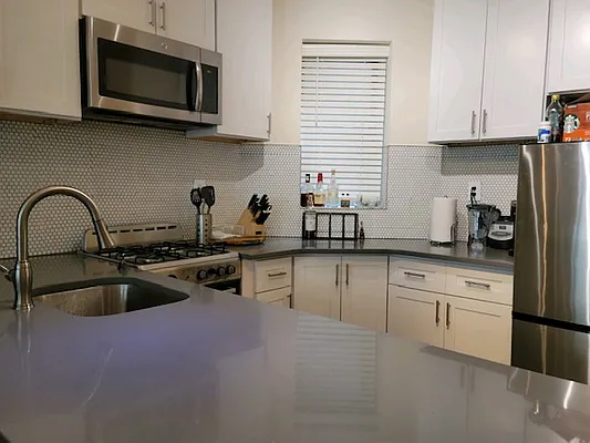 Rented by Chartwell Manhattan Realty | media 16