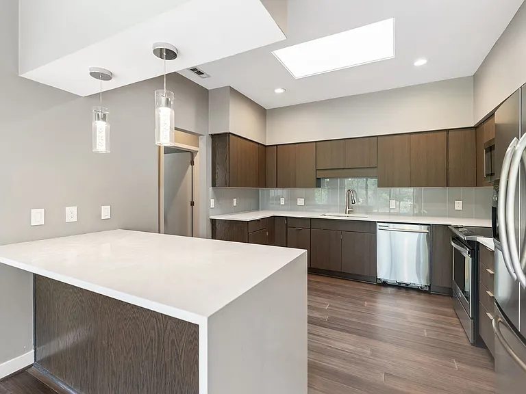 5 Wellesley Pl — Photo 5