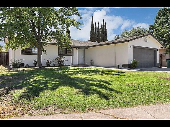 3rd image of 326 Santa Barbara Ct