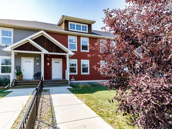 19 E Reid Ct, Sylvan Lake, AB T4S 0L9
