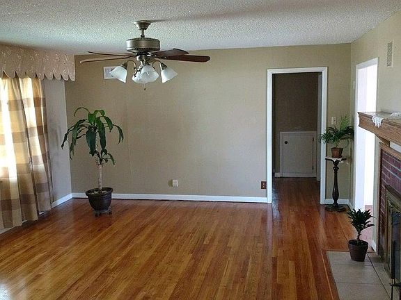 3rd image of 1020 N Jordan Ave
