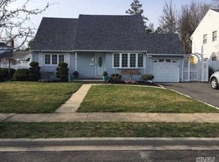65 Jefferson Rd, Farmingdale, NY 11735