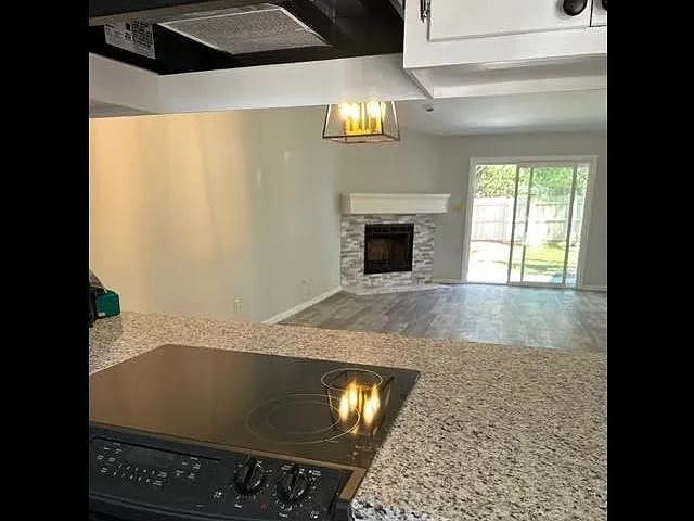 3421 N Carnation Ct — Photo 10
