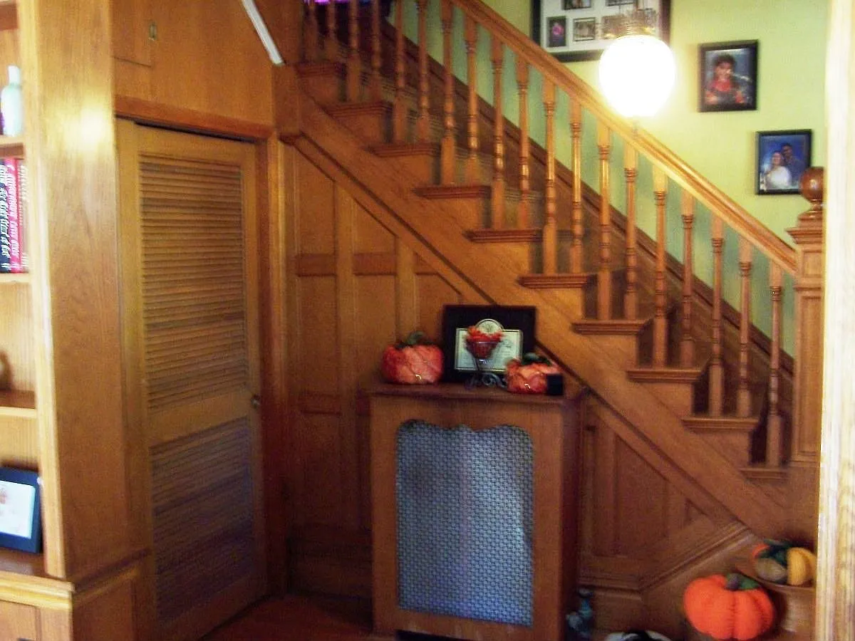 250 Vincent Pl photo 1