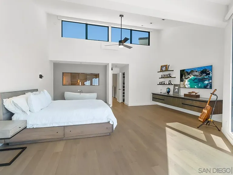 135 S Sierra Ave #32 — Photo 16
