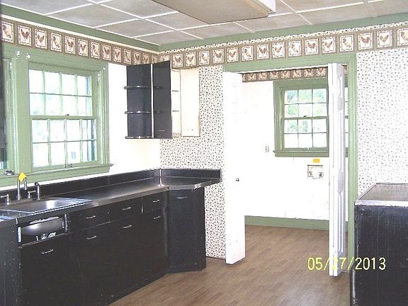 4th image of 255 Privitt Ln