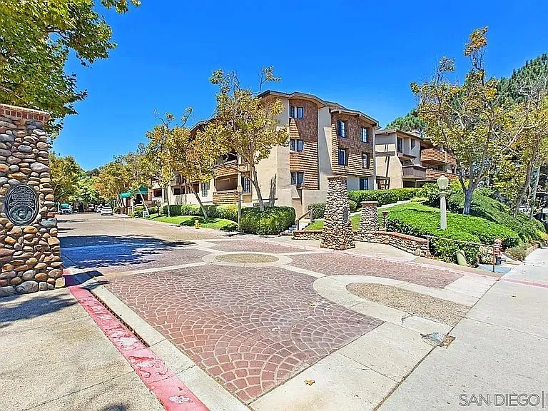 8840 Villa La Jolla Dr #203 — Photo 24