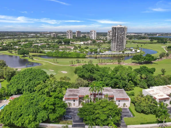 1739 Embassy Dr #202A, West Palm Beach, FL 33401