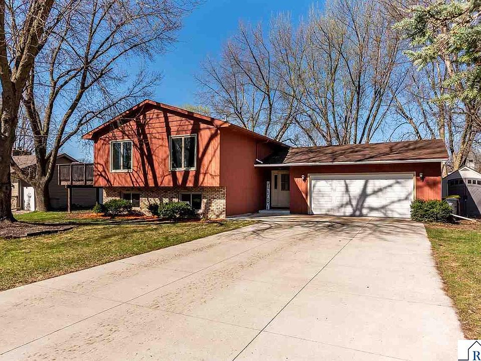 1st image of 1032 Shady Oak Dr
