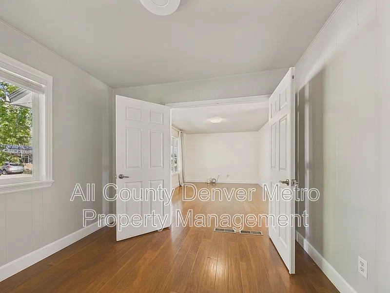 4 bed, 2.0 bath, 1920 sqft, $3,795 — Photo 3