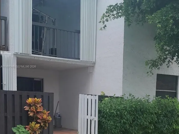 9437 Fontainebleau Blvd #110-16, Miami, FL 33172