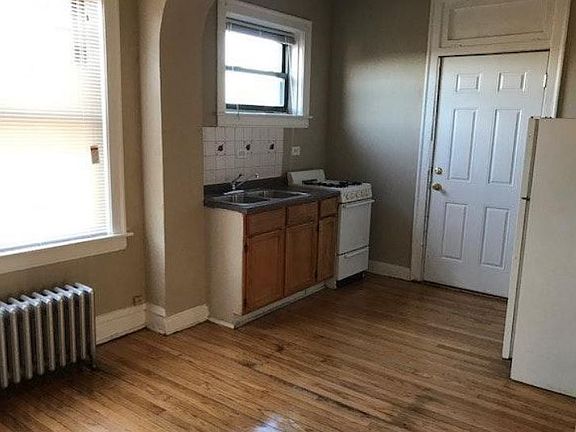 2nd image of 6317 S Artesian Ave APT 2B