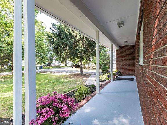 5th image of 275 Dutch Mill Rd