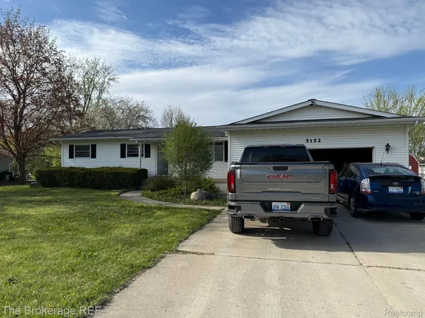 5152 Maple Ave, Swartz Creek, MI 48473