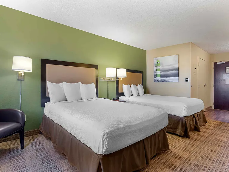 Studio Suite - 2 Full Beds