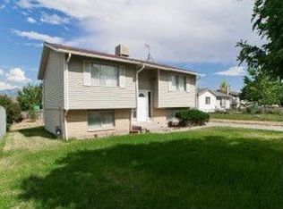 8649 S Newcastle Rd, West Jordan, UT 84088