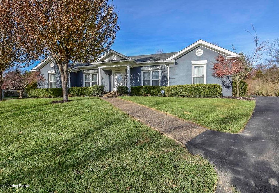 2nd image of 802 Kinross Pl