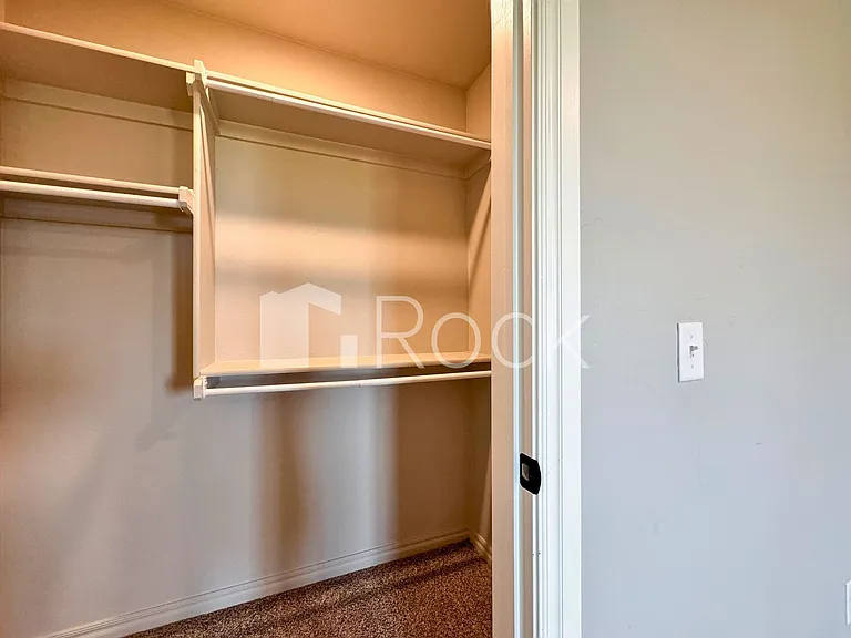 19113 Grove Pkwy — Photo 36