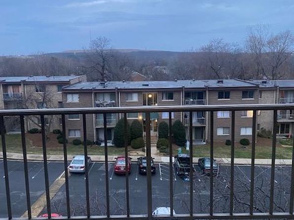 12703 Dara Dr APT 302, Woodbridge, VA 22192