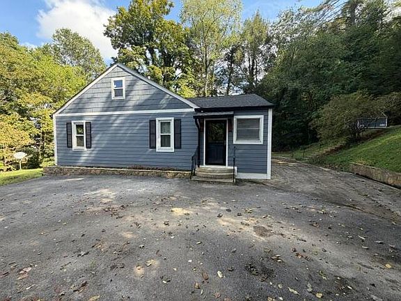 2nd image of 320 Cypress St