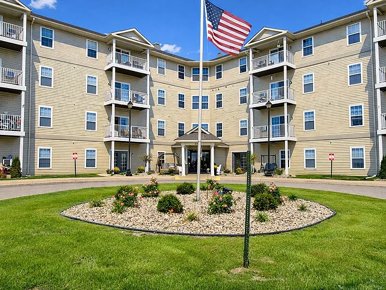 ST. CLAIR LANDINGS — Photo 1