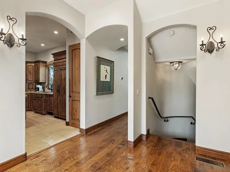 7964 Prospect Pl — Photo 16