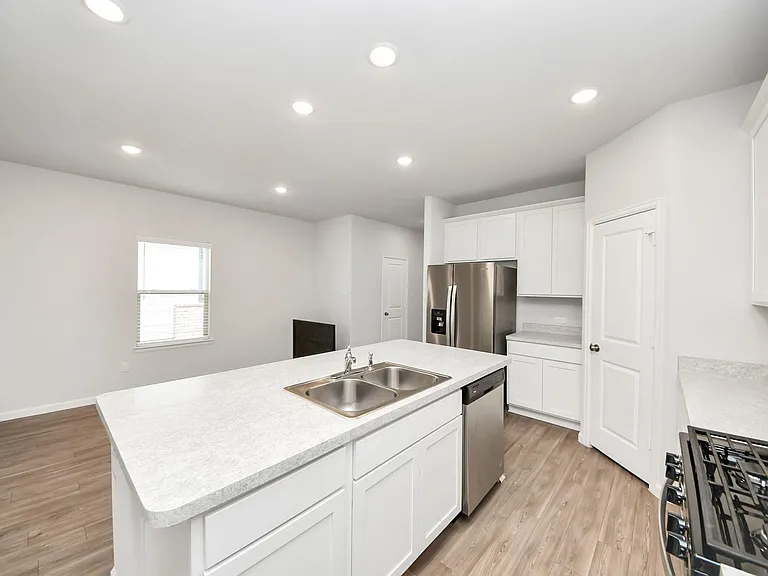 16489 Moss Ln — Photo 7