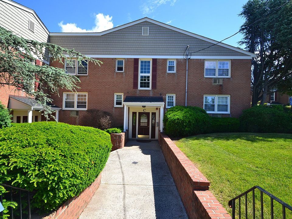 1st image of 605 Grove St APT C4