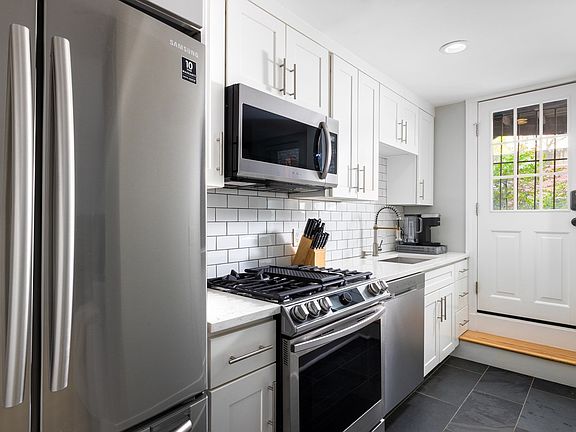 2nd image of 75 Waltham St APT 1