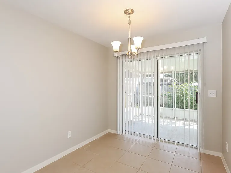 3413 Palm Beach Dr — Photo 4