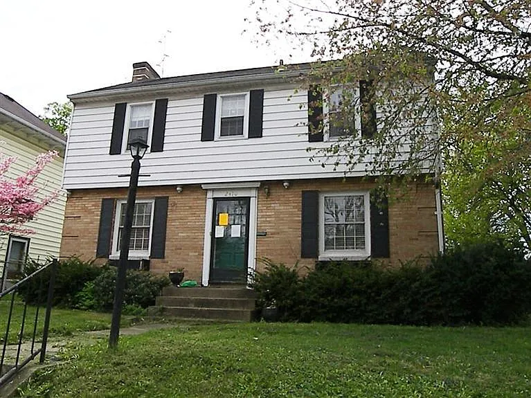 2410 Superior Ave photo 1