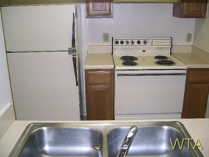 Townwood Apartments — Photo 13