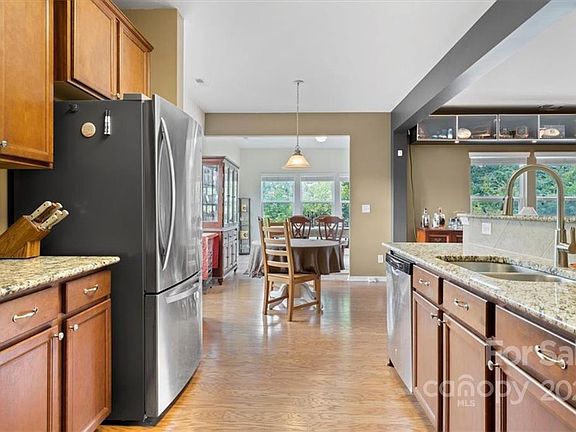 4th image of 11115 Silver Glen Ln