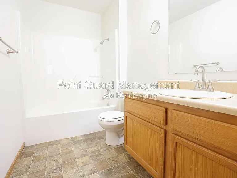 1003 Avenue K #6 — Photo 17