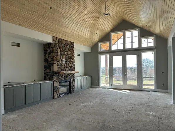 2017 Vilas St, Leavenworth, KS 66048