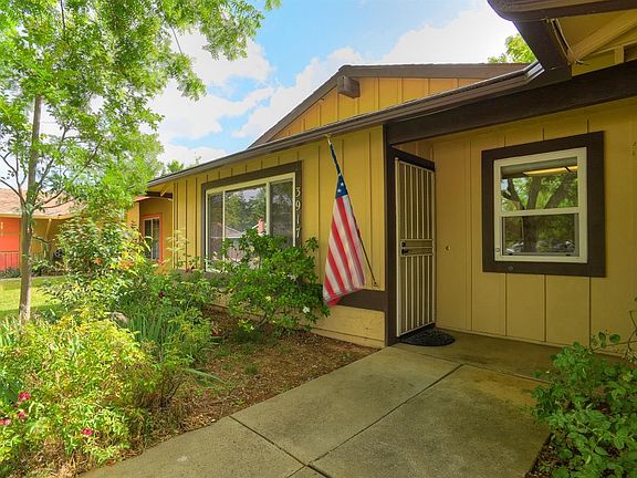 3rd image of 3917 Ashgrove Way
